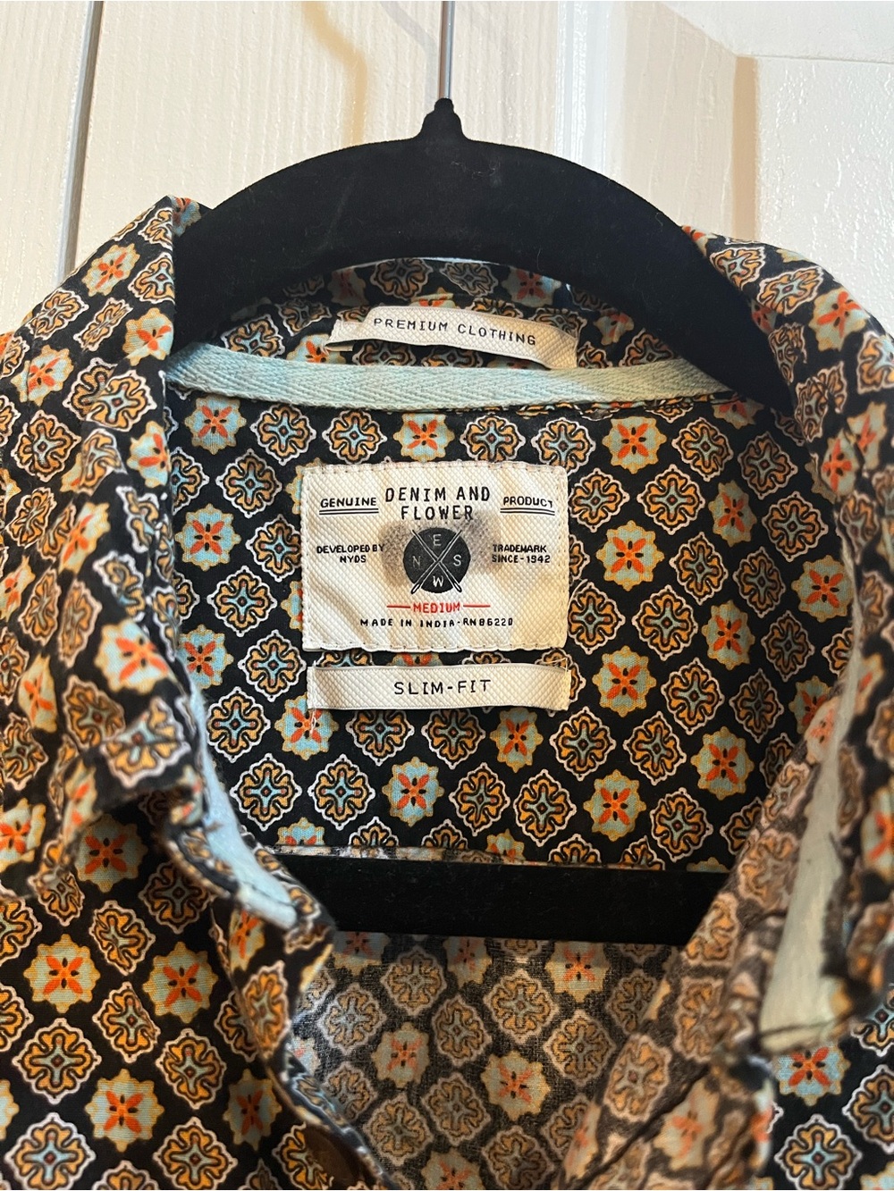 Patterned Men's button up - Picture 4 of 5
